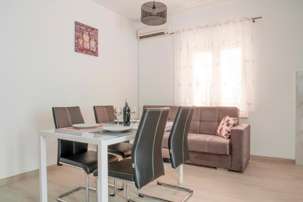 Apartmani Vudrag Трогир Экстерьер фото