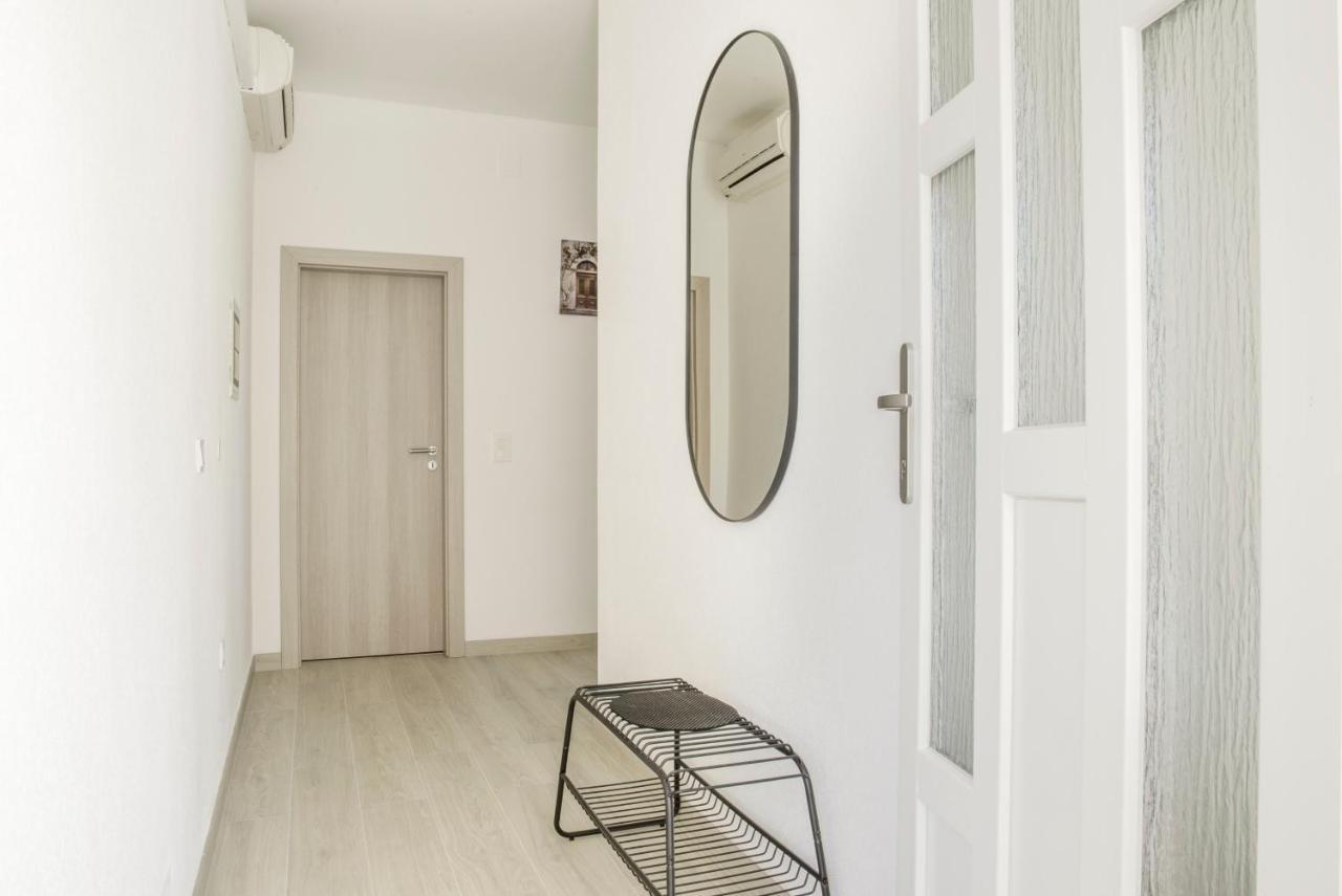 Apartmani Vudrag Трогир Экстерьер фото