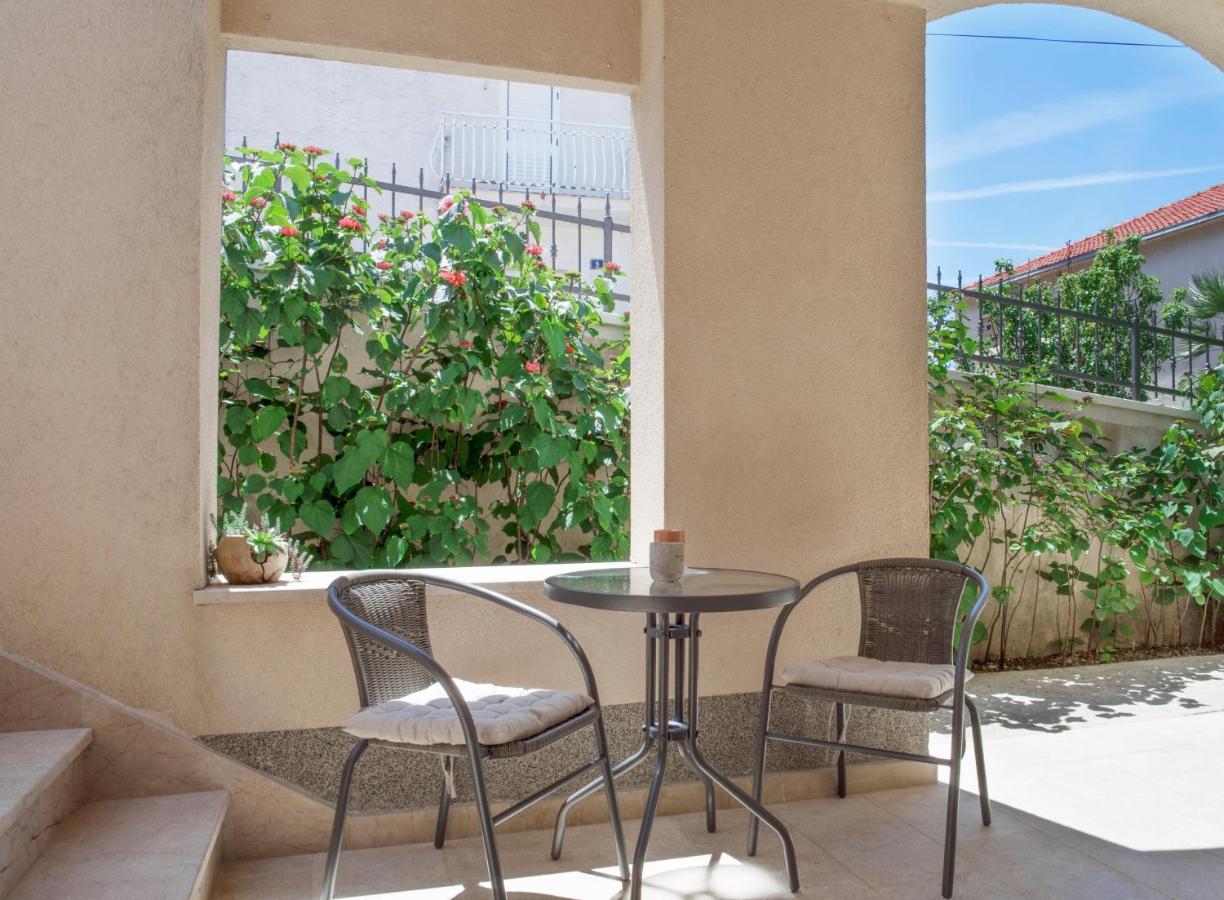 Apartmani Vudrag Трогир Экстерьер фото