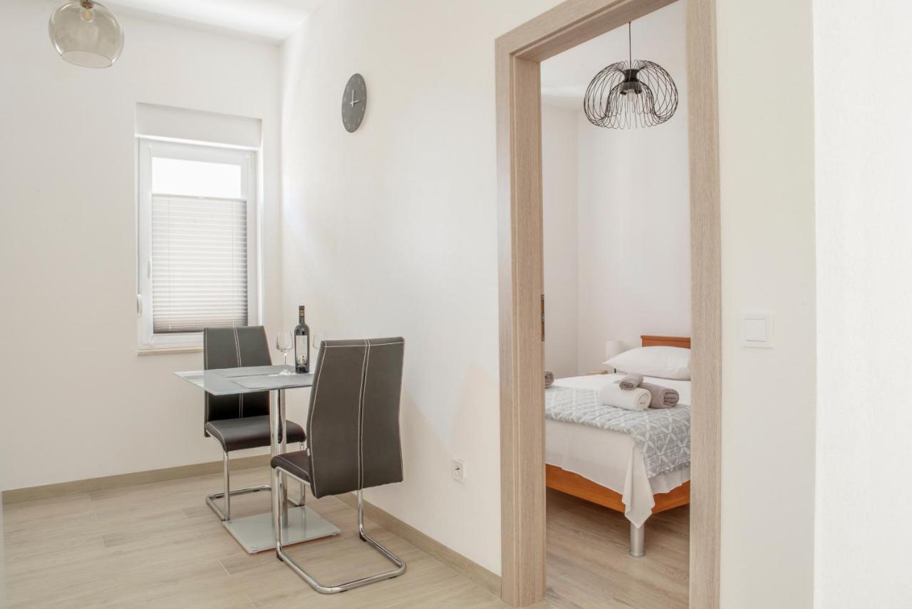 Apartmani Vudrag Трогир Экстерьер фото